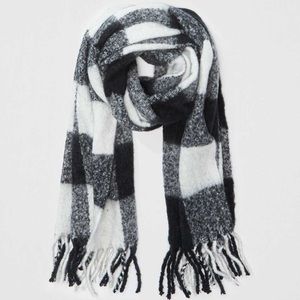 NWT American Eagle Plaid Blanket Scarf